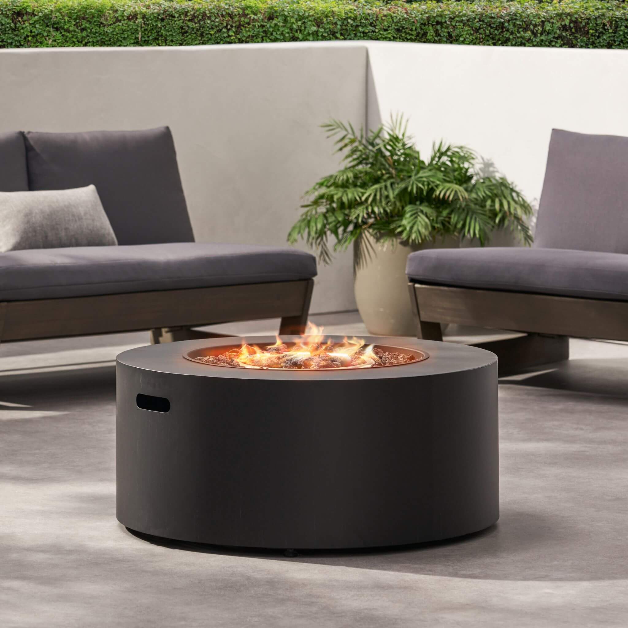 Modern 32-Inch 40K BTU Round Iron Propane Fire Pit
